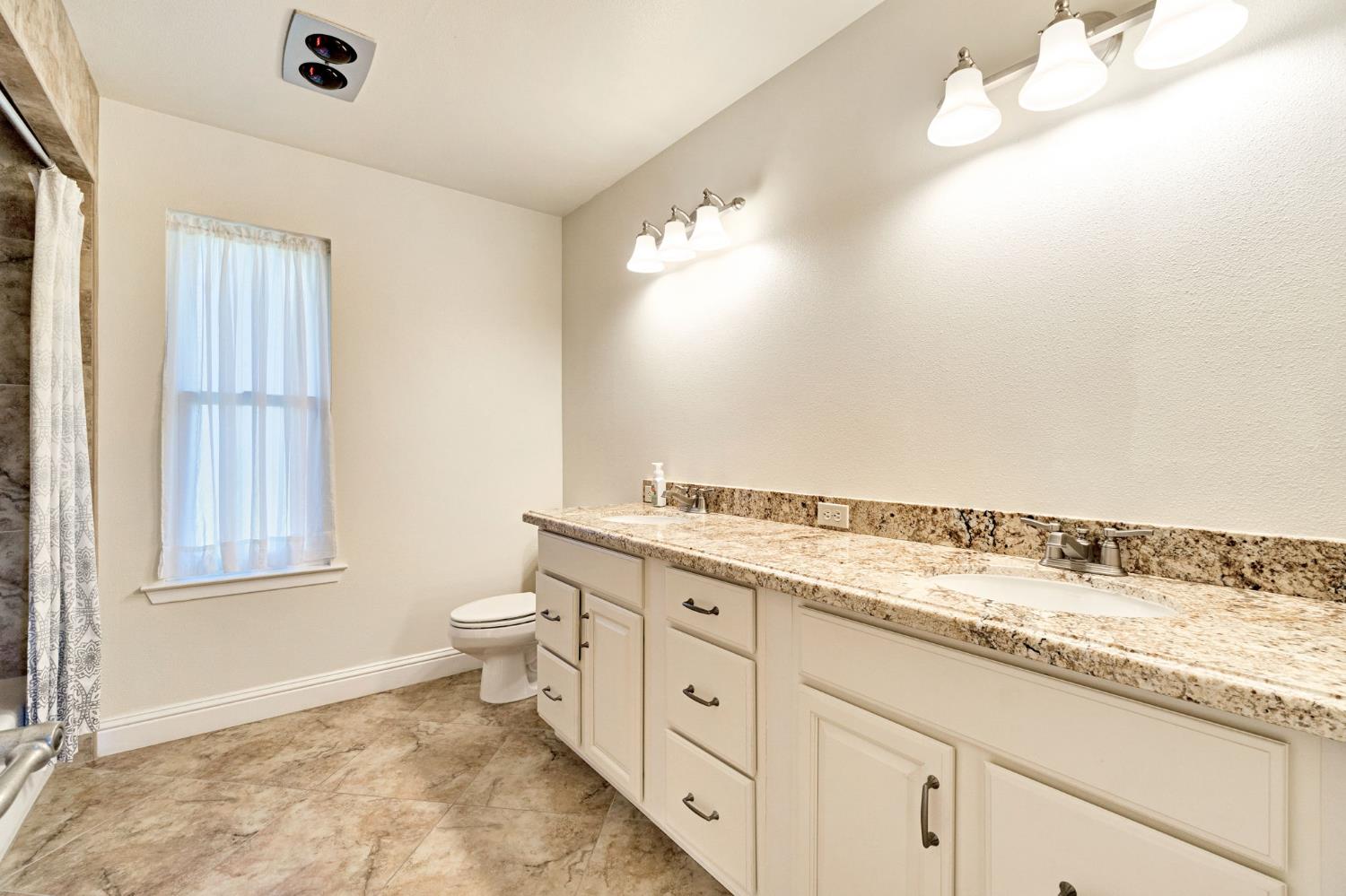 4814 N Tisha Ave, Fresno, CA 93723