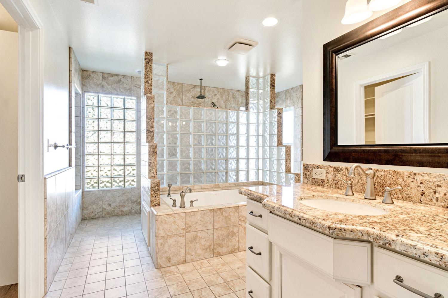 4814 N Tisha Ave, Fresno, CA 93723