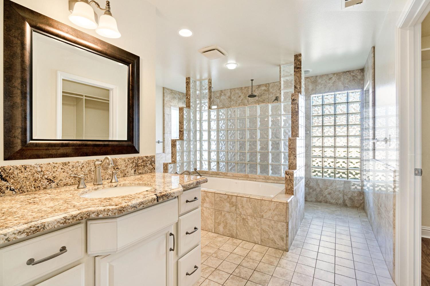 4814 N Tisha Ave, Fresno, CA 93723