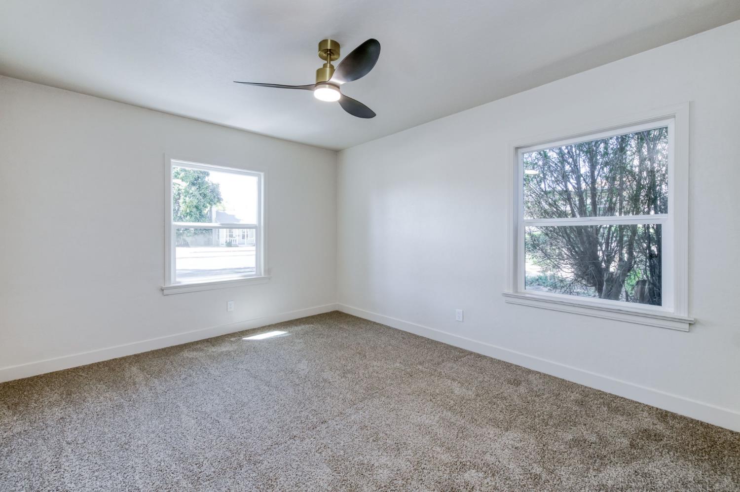 1434 W Terrace Ave, Fresno, CA 93705