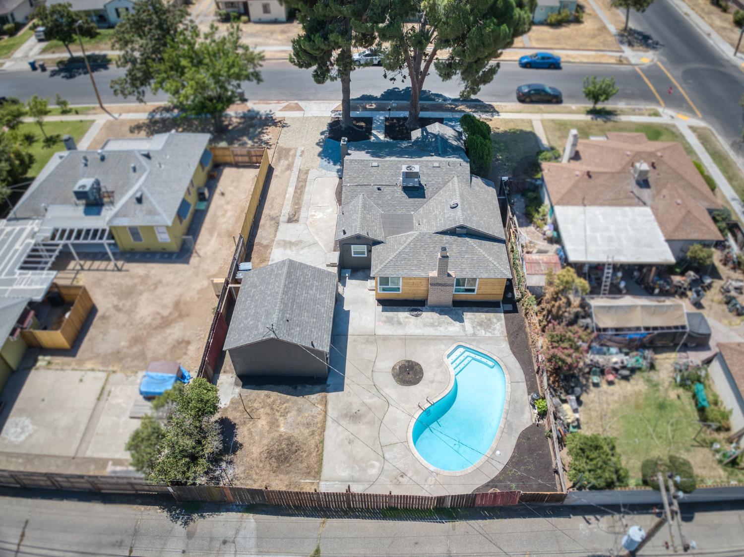 1434 W Terrace Ave, Fresno, CA 93705