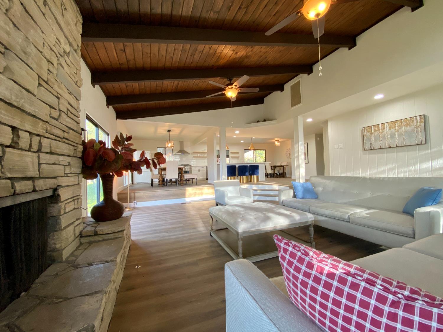 42895 Yosemite Springs Dr, Coarsegold, CA 93614