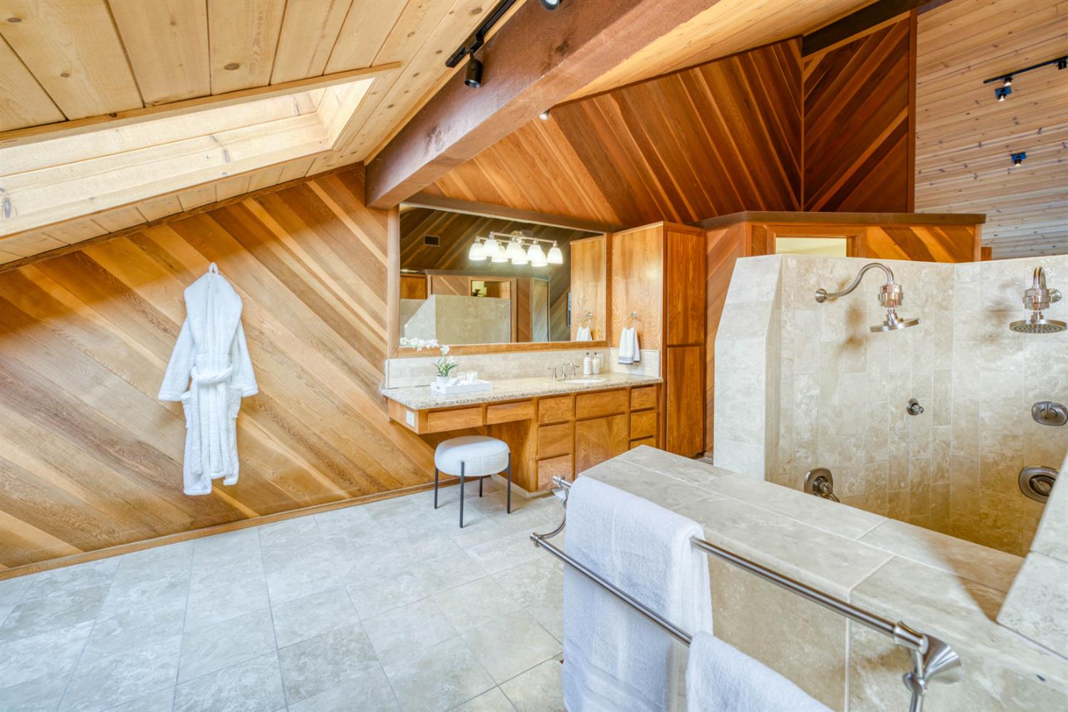 4578 Millerton Rd, Friant, CA 93626