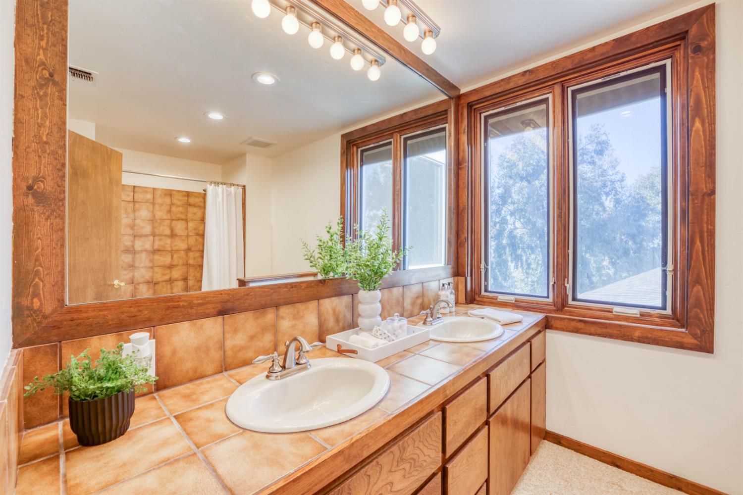 4578 Millerton Rd, Friant, CA 93626