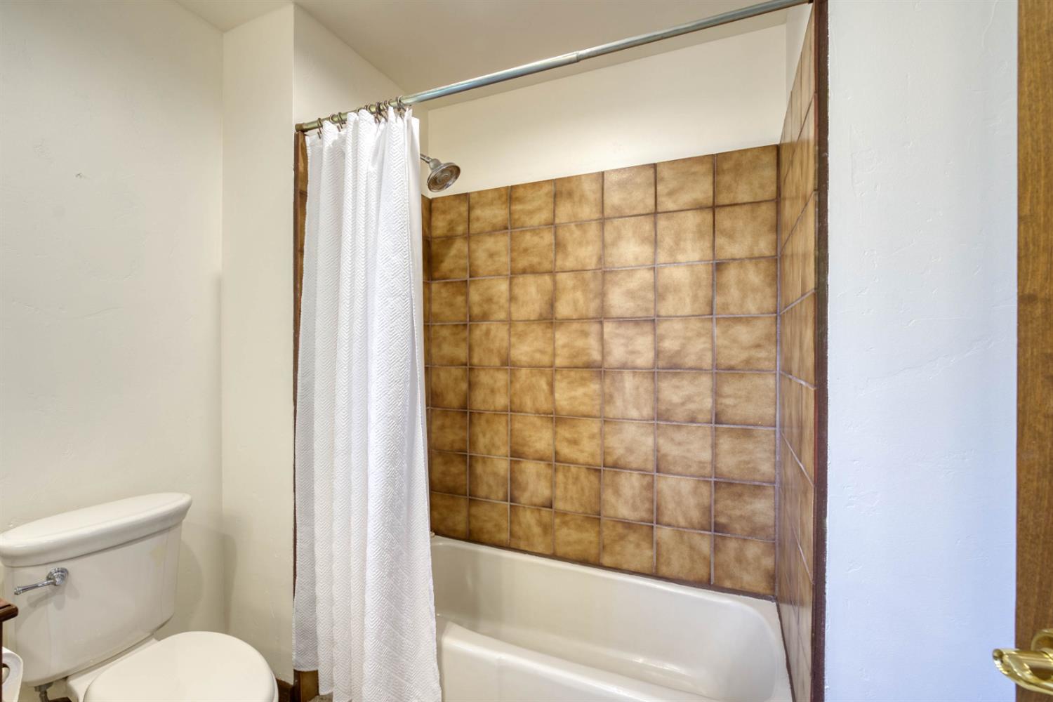 4578 Millerton Rd, Friant, CA 93626