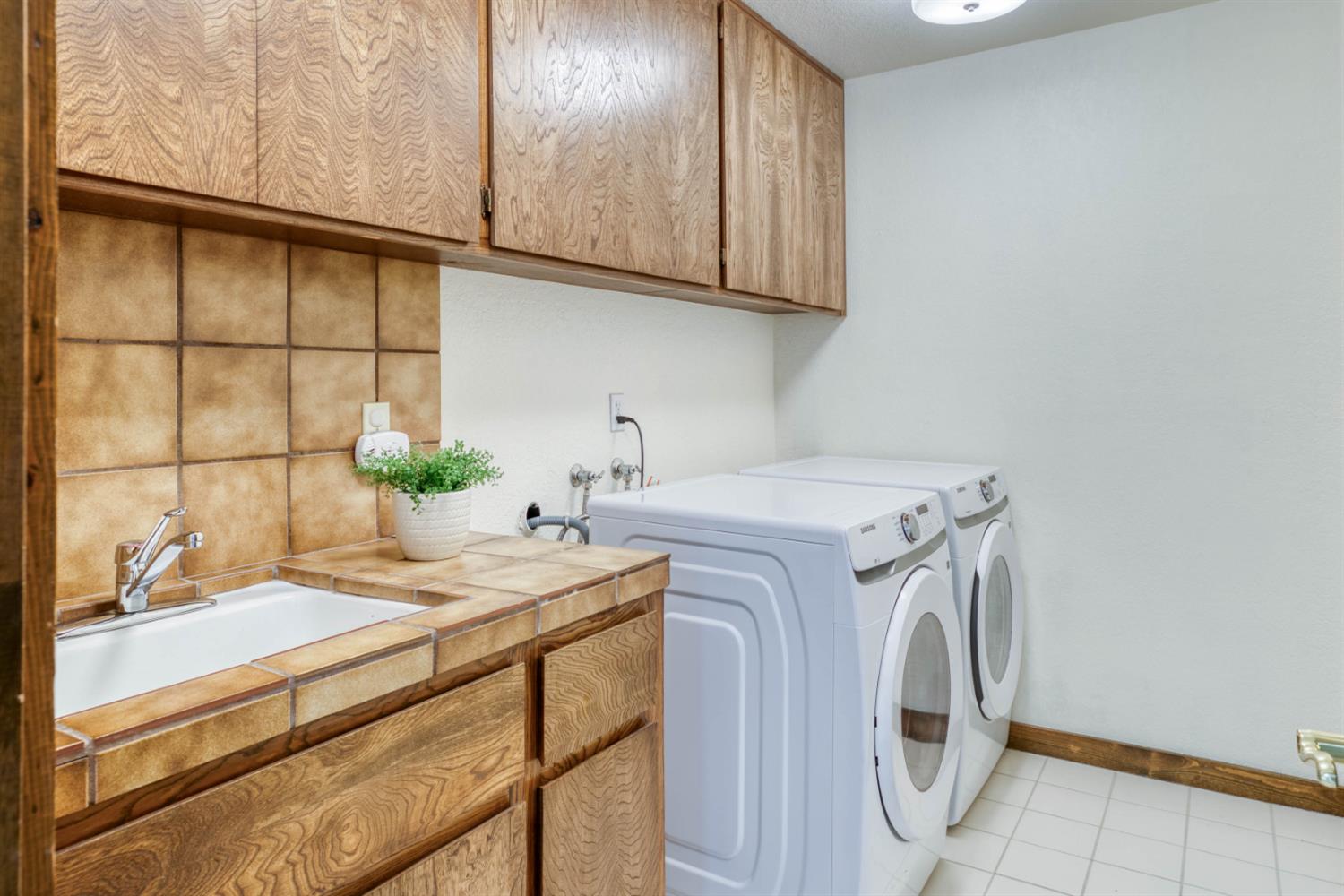 4578 Millerton Rd, Friant, CA 93626