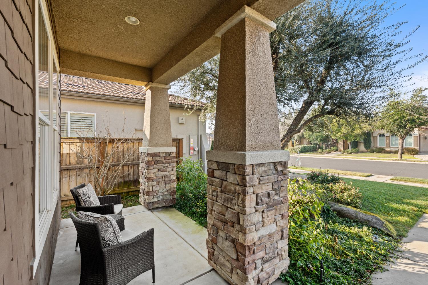 1979 N Nicolette Ave, Clovis, CA 93619