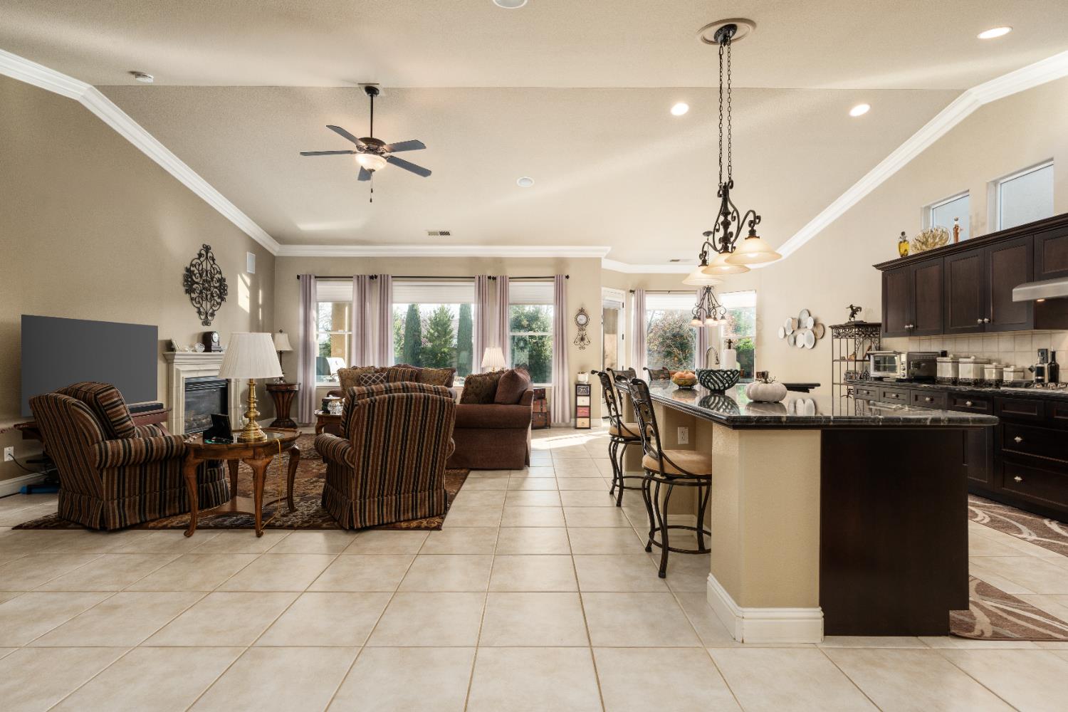 1979 N Nicolette Ave, Clovis, CA 93619