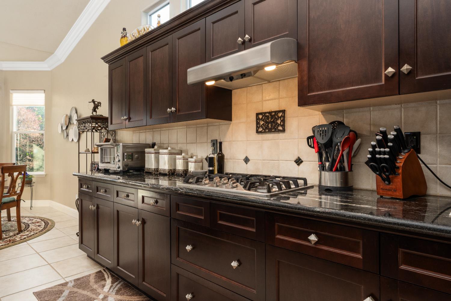 1979 N Nicolette Ave, Clovis, CA 93619