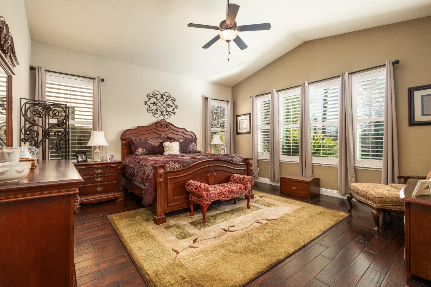 1979 N Nicolette Ave, Clovis, CA 93619