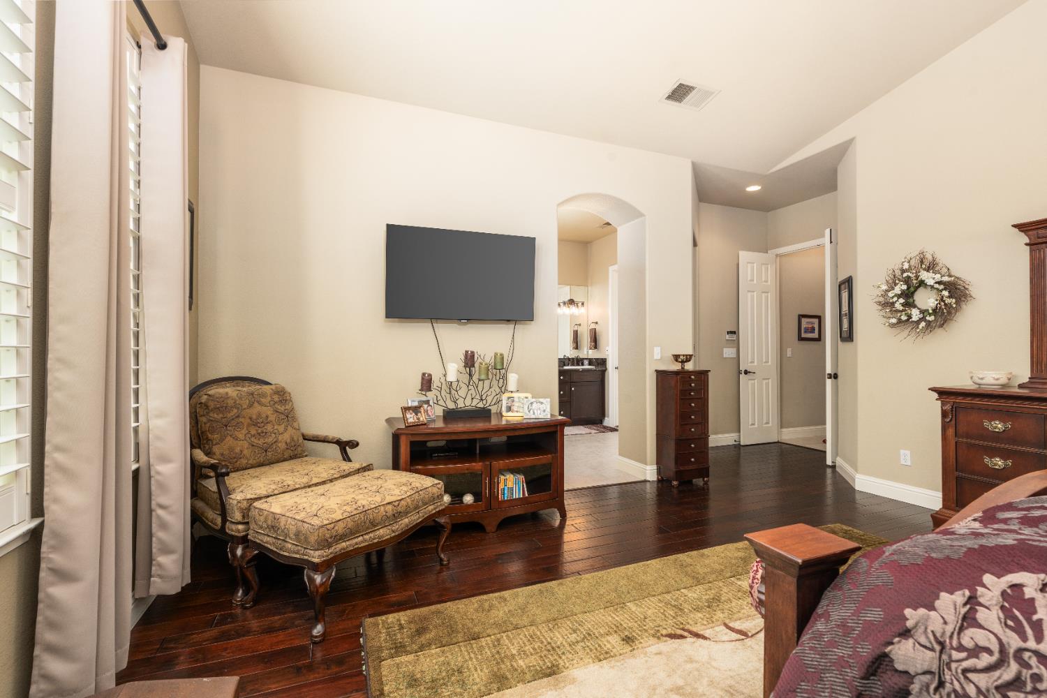 1979 N Nicolette Ave, Clovis, CA 93619