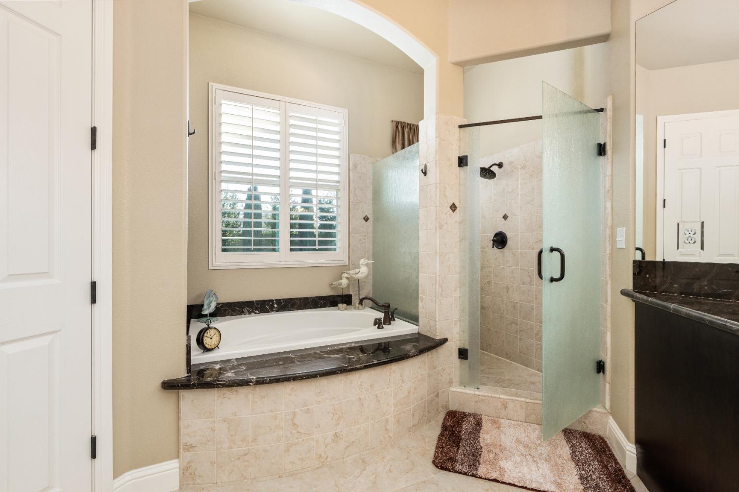 1979 N Nicolette Ave, Clovis, CA 93619