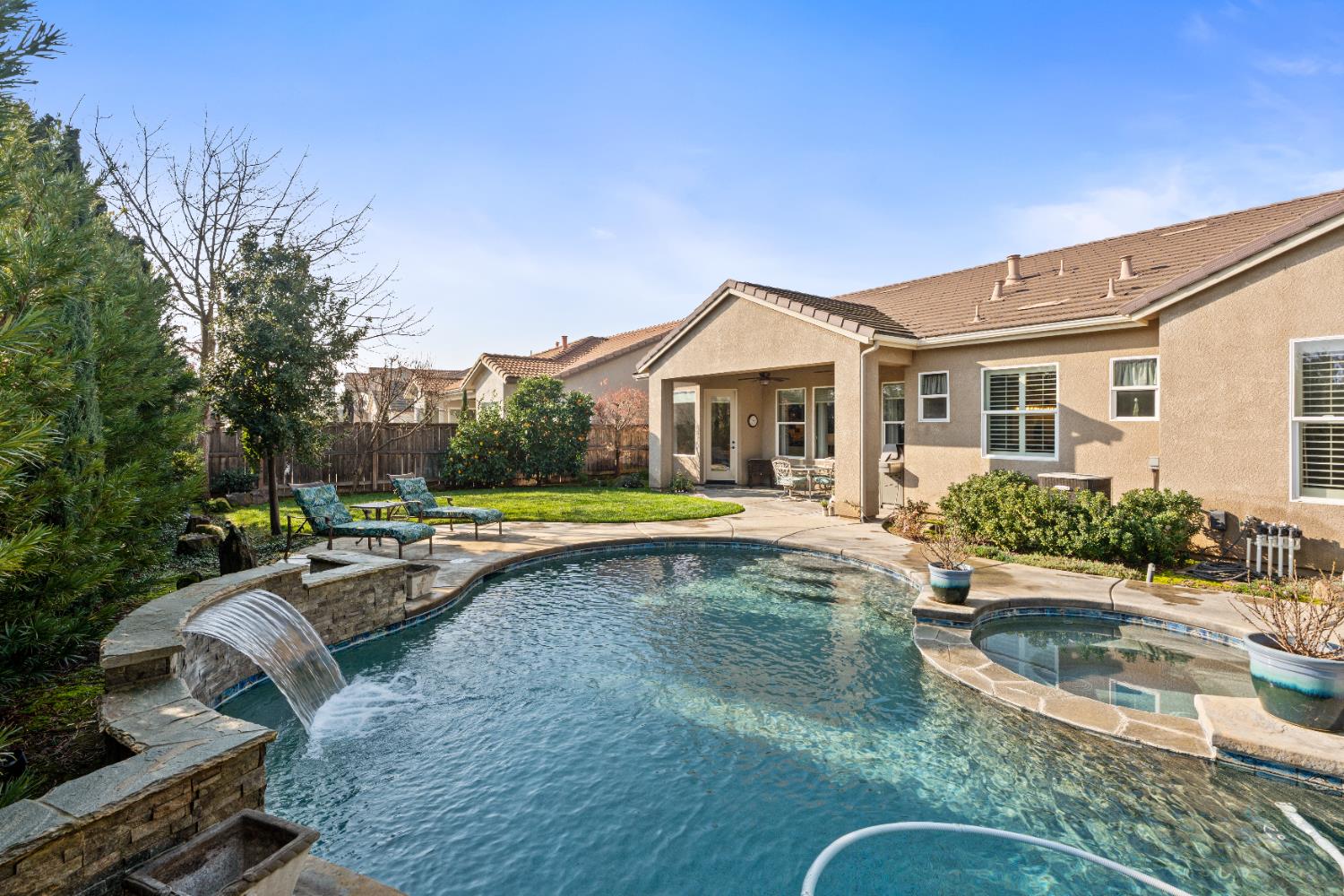 1979 N Nicolette Ave, Clovis, CA 93619