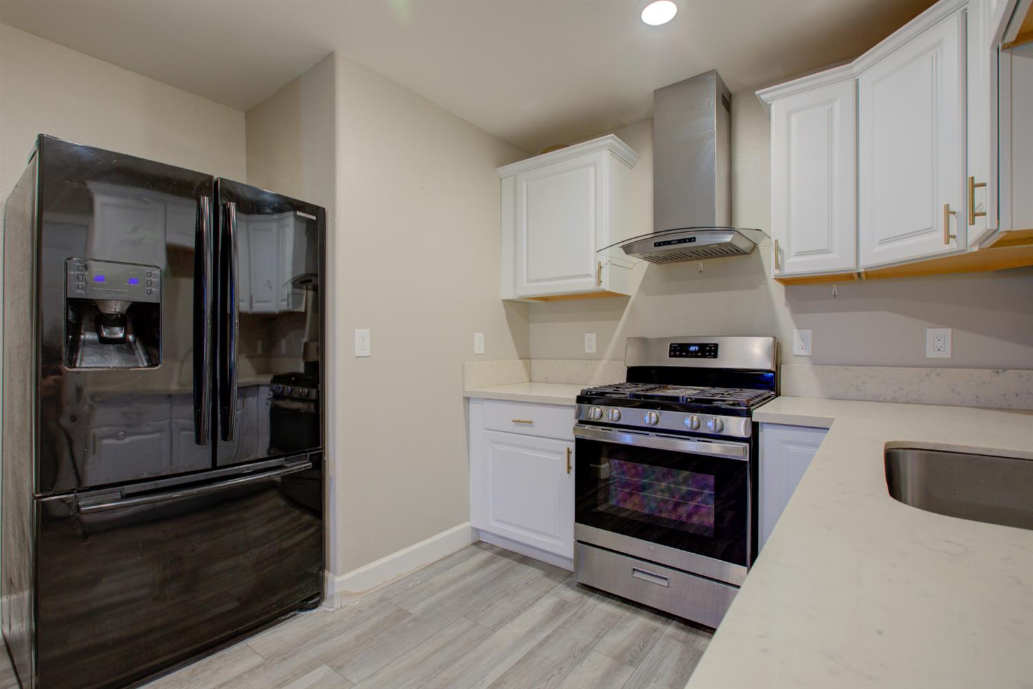 8822 Globe Ave, Dos Palos, CA 93620