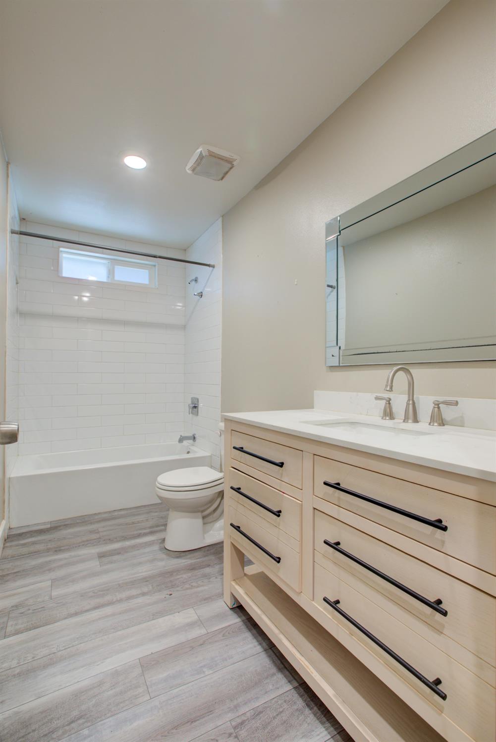 8822 Globe Ave, Dos Palos, CA 93620