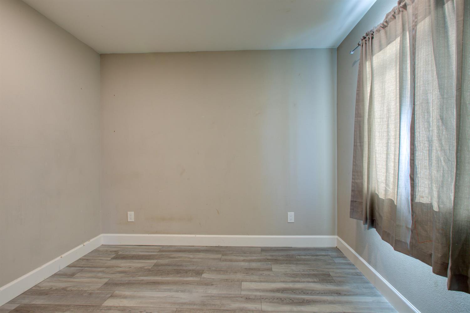 8822 Globe Ave, Dos Palos, CA 93620