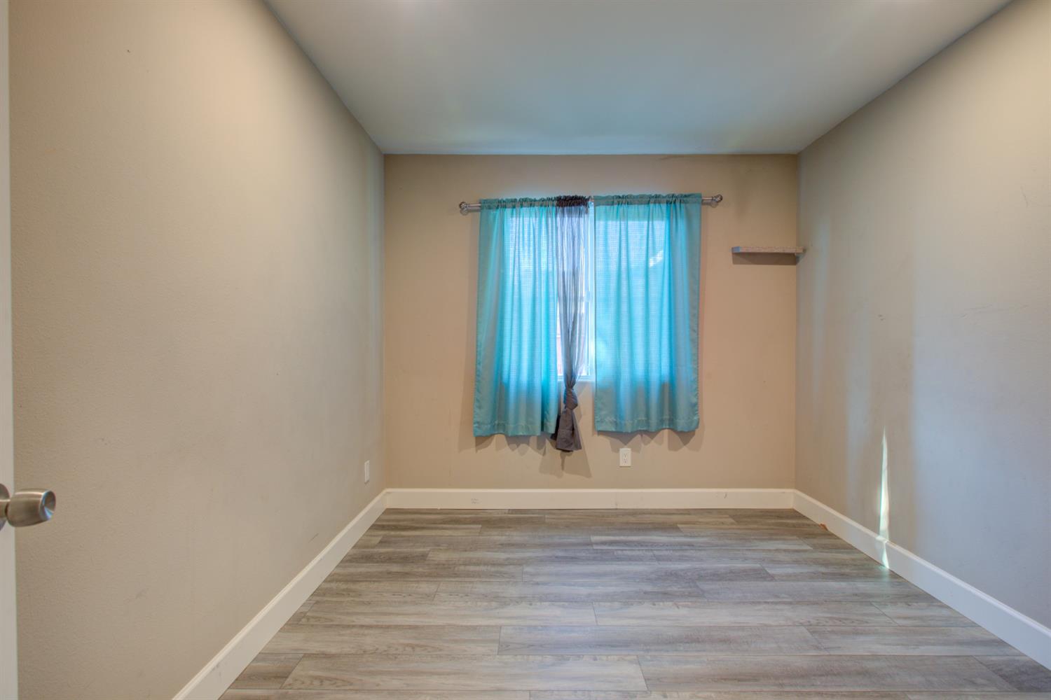 8822 Globe Ave, Dos Palos, CA 93620