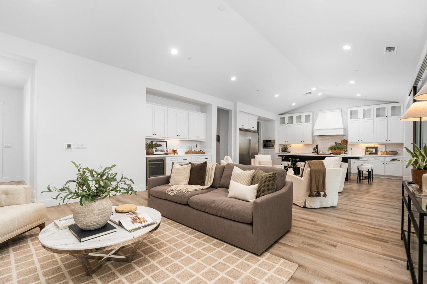 1785 N Renn Ave, Clovis, CA 93619