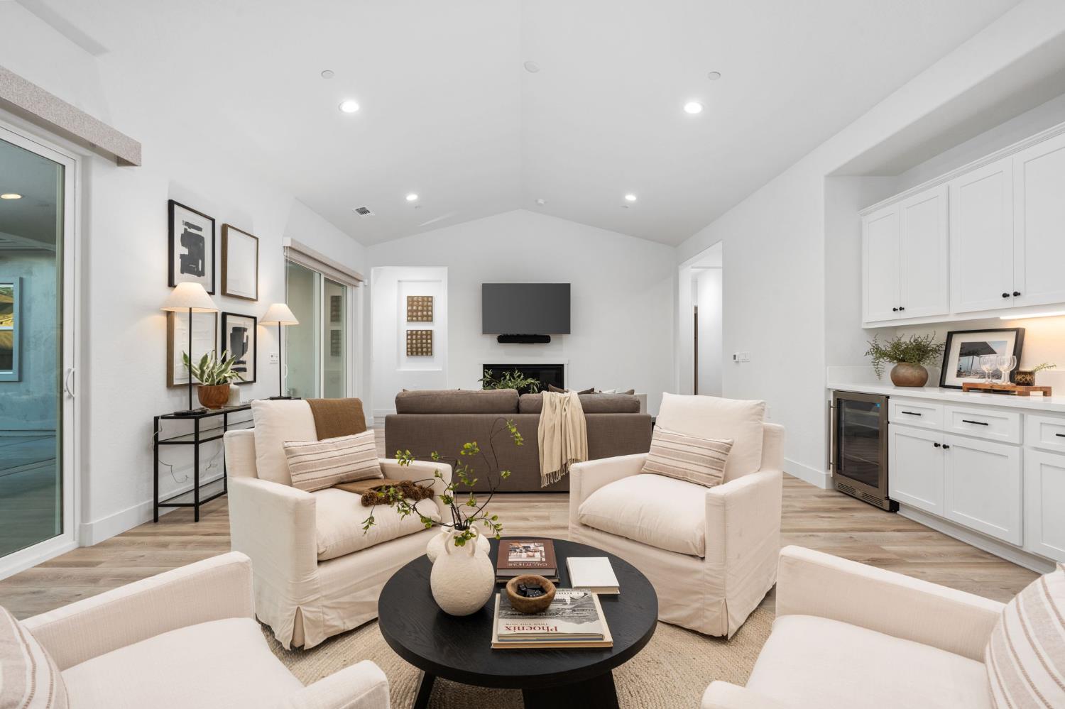 1785 N Renn Ave, Clovis, CA 93619