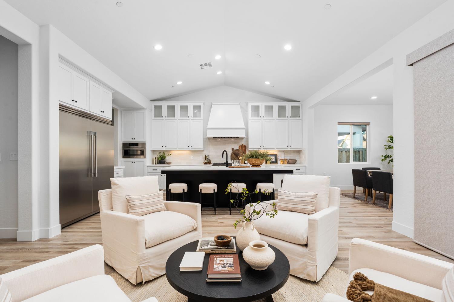 1785 N Renn Ave, Clovis, CA 93619