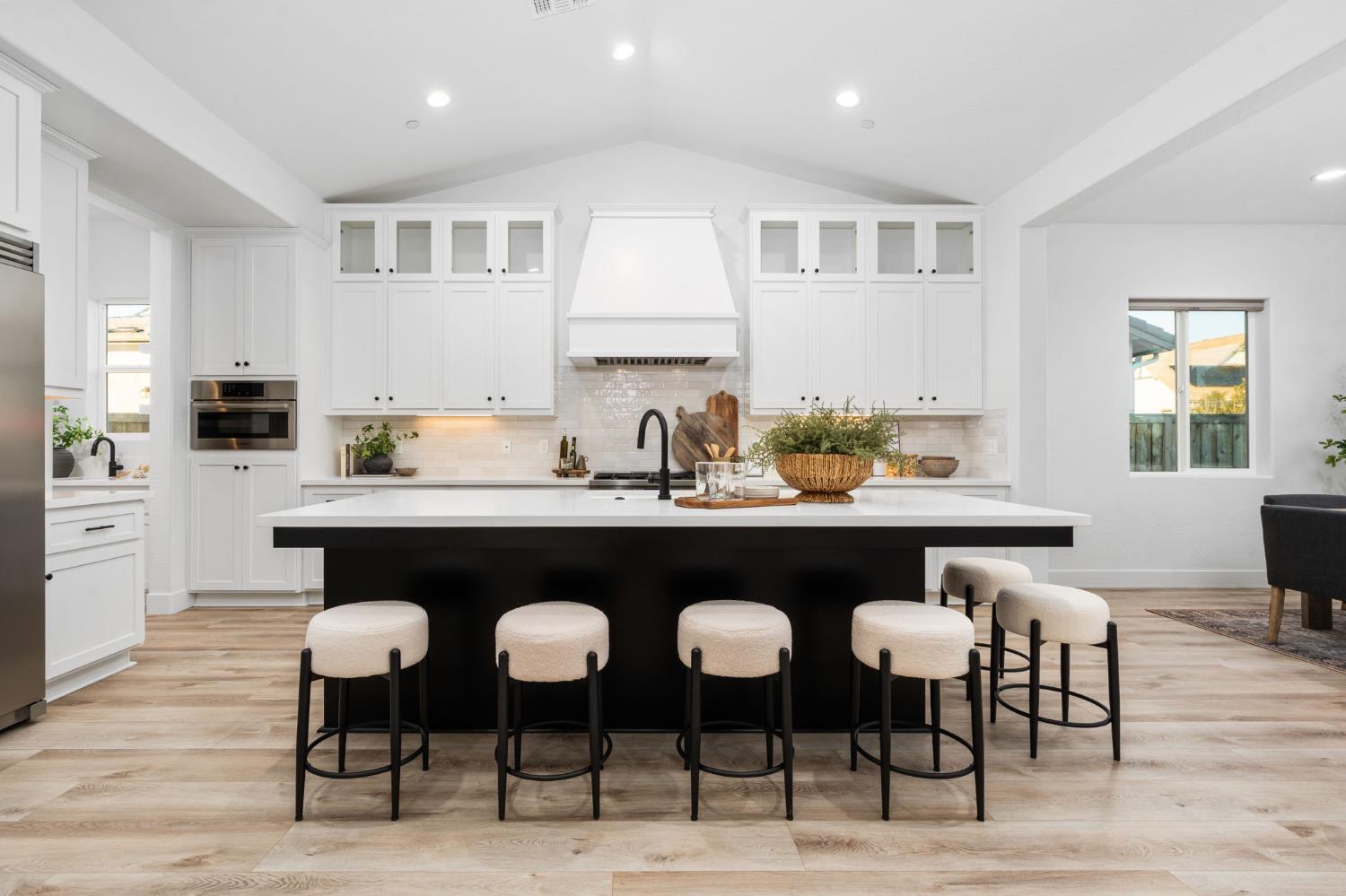 1785 N Renn Ave, Clovis, CA 93619