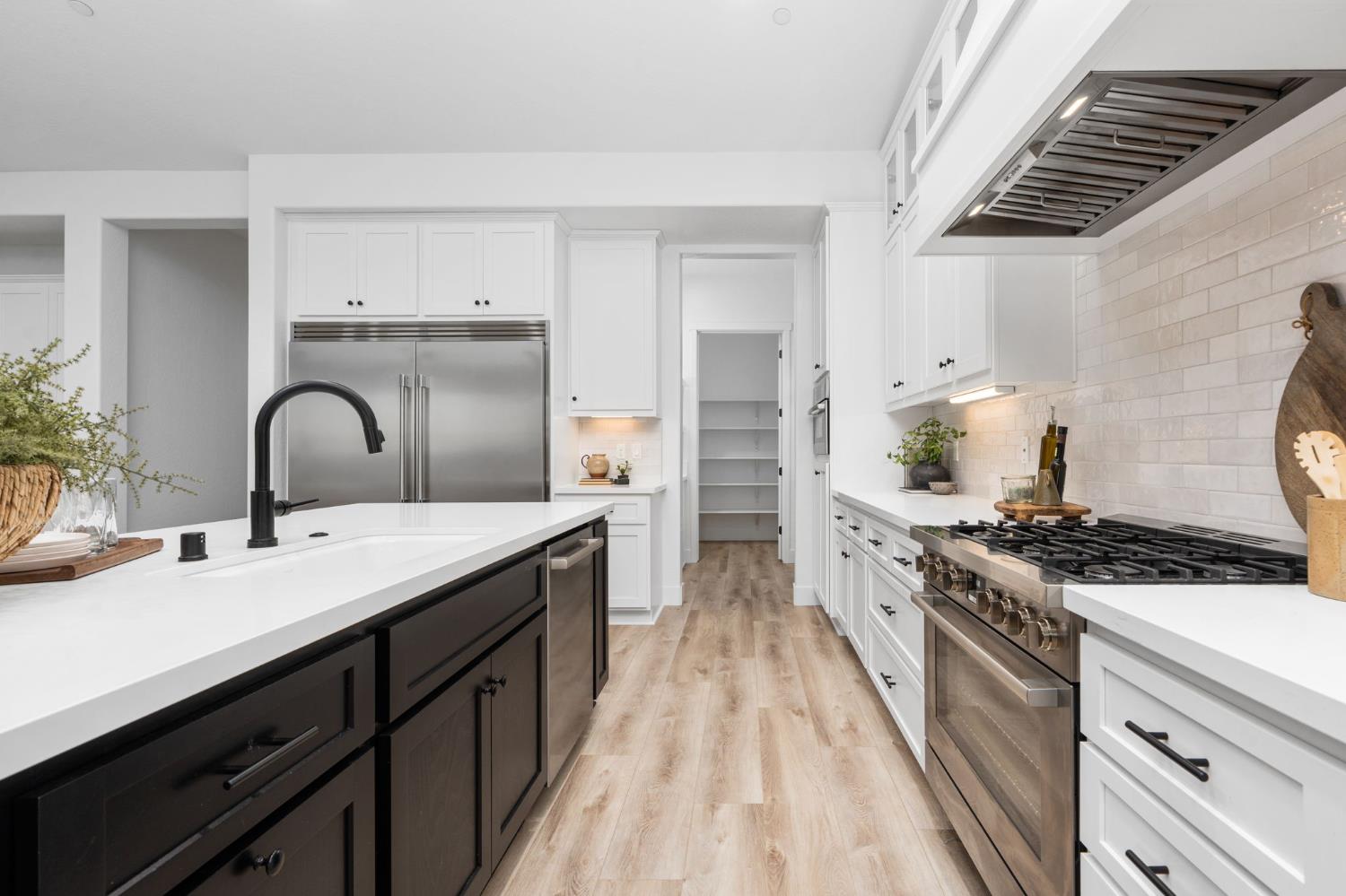 1785 N Renn Ave, Clovis, CA 93619