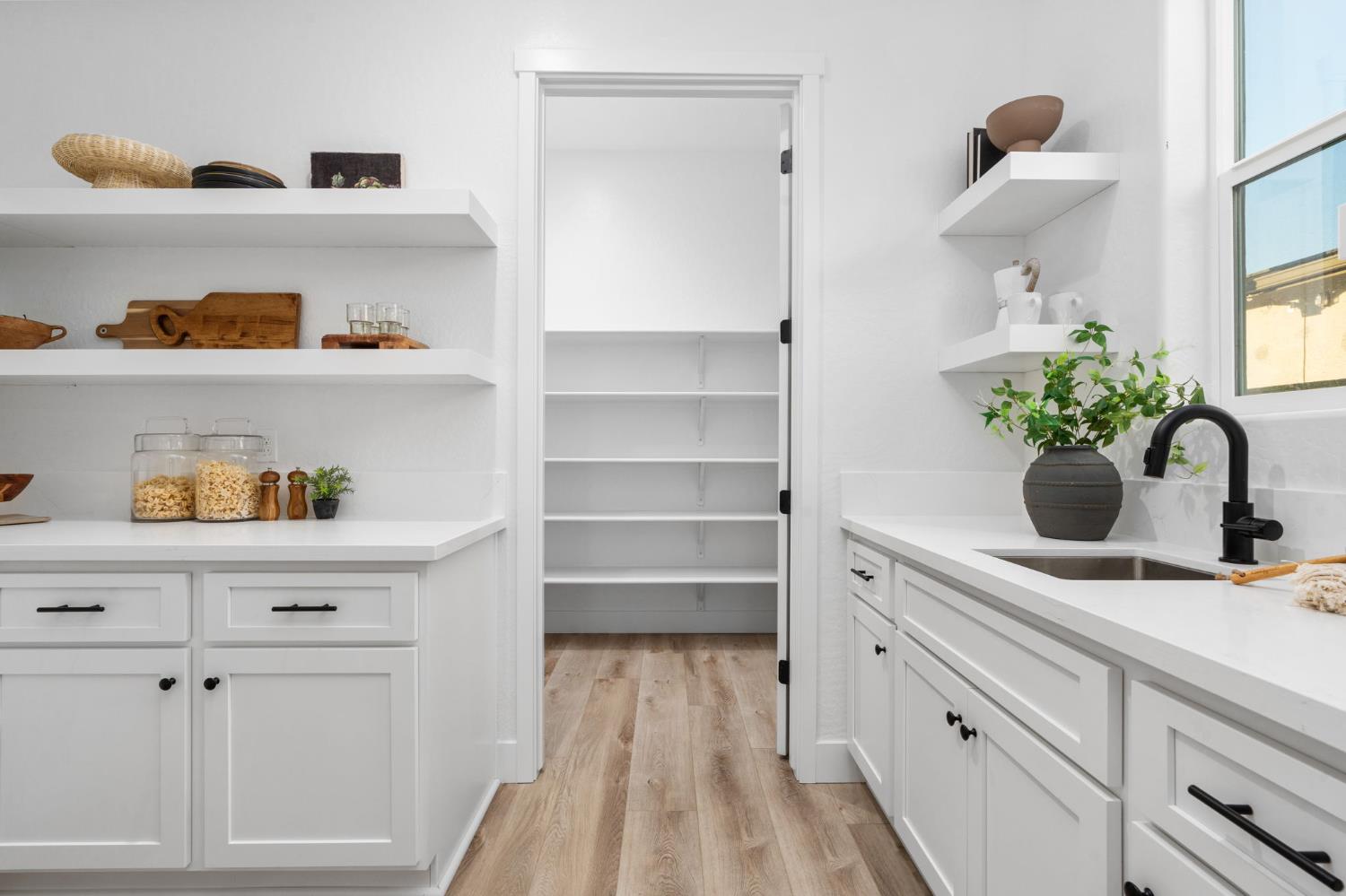 1785 N Renn Ave, Clovis, CA 93619