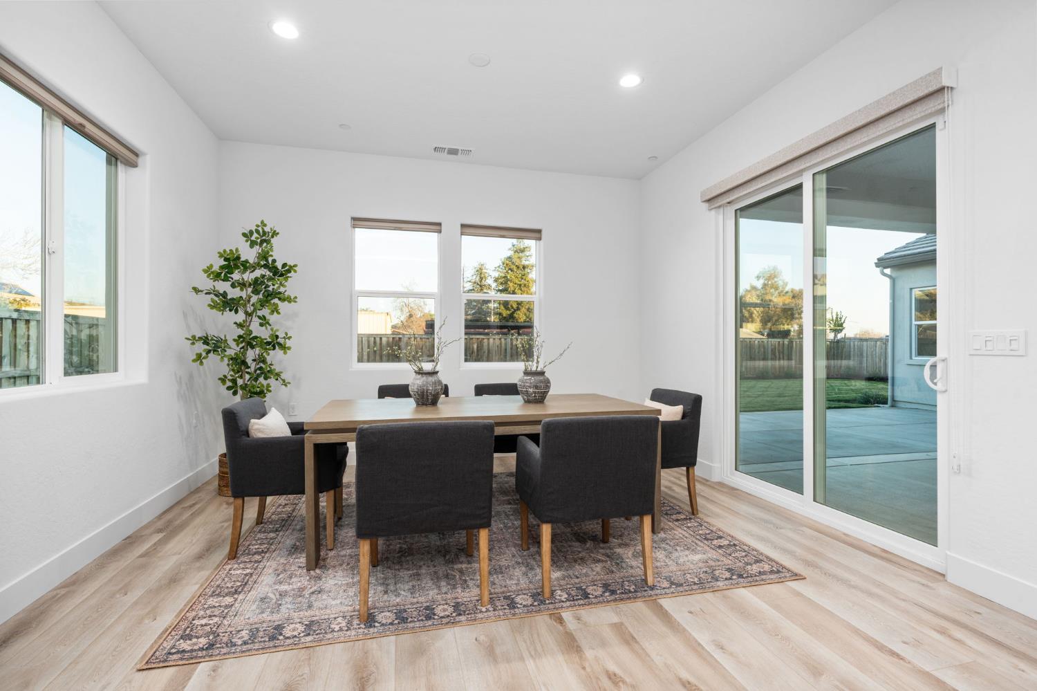 1785 N Renn Ave, Clovis, CA 93619