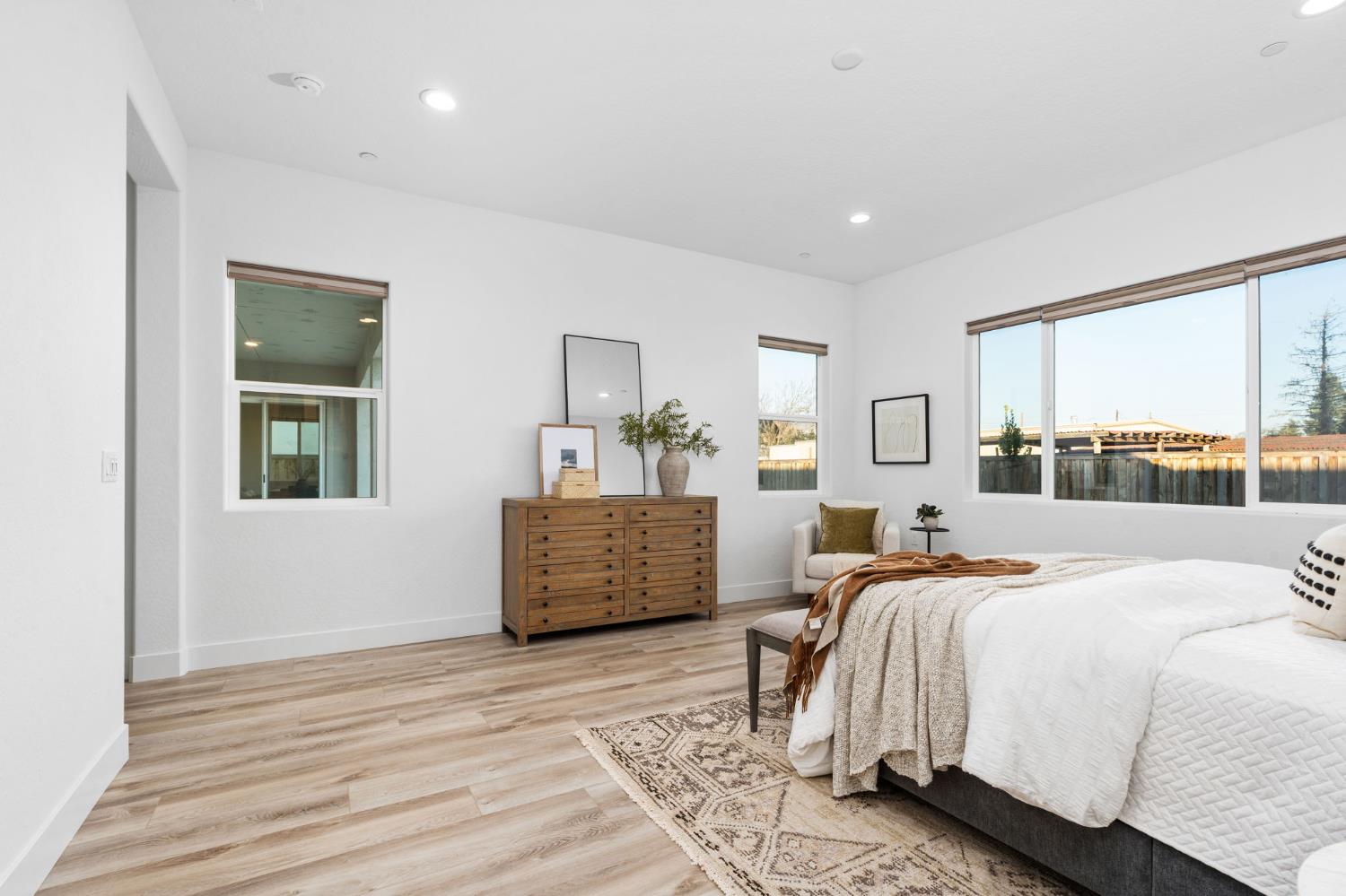 1785 N Renn Ave, Clovis, CA 93619