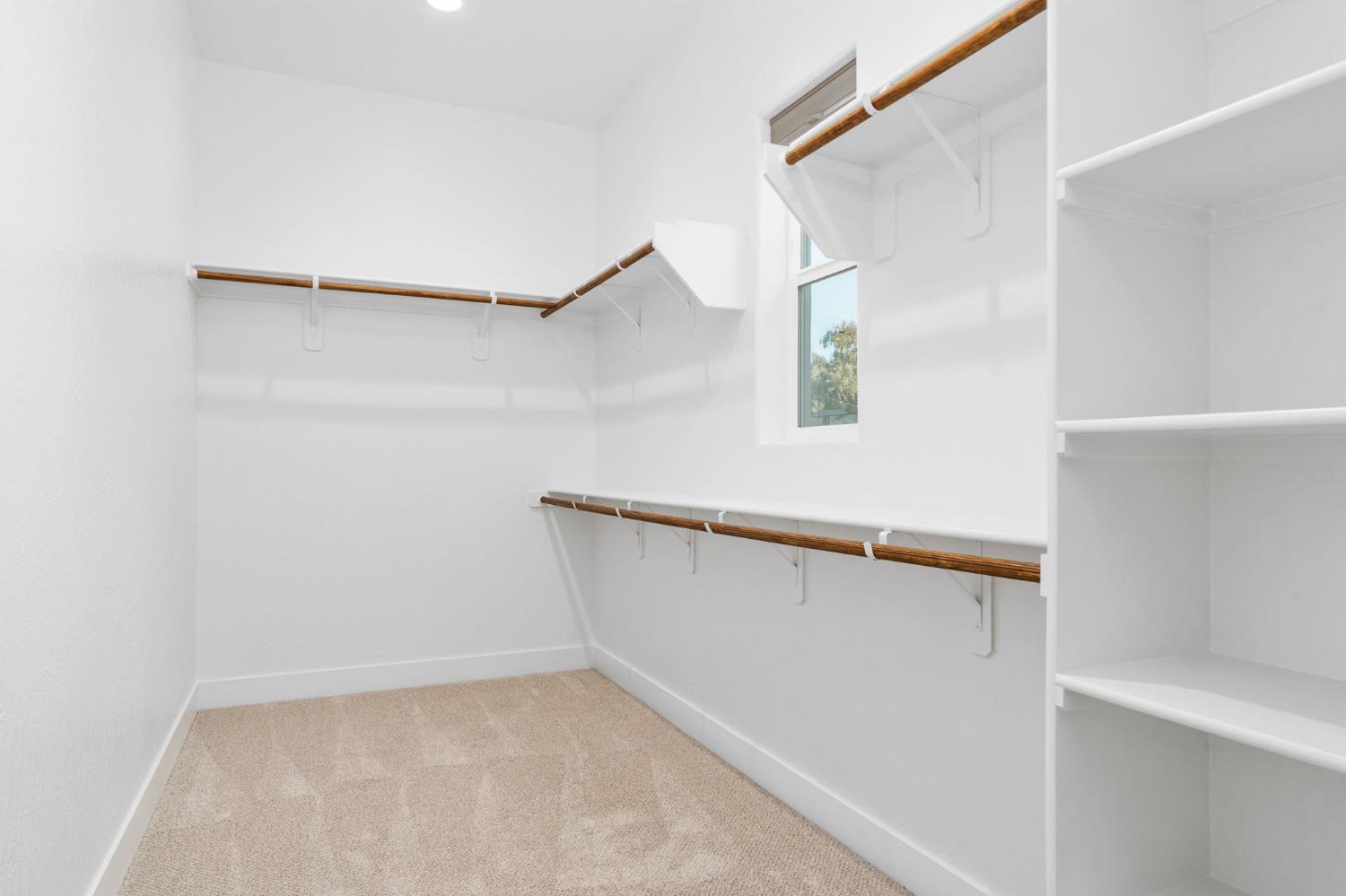 1785 N Renn Ave, Clovis, CA 93619