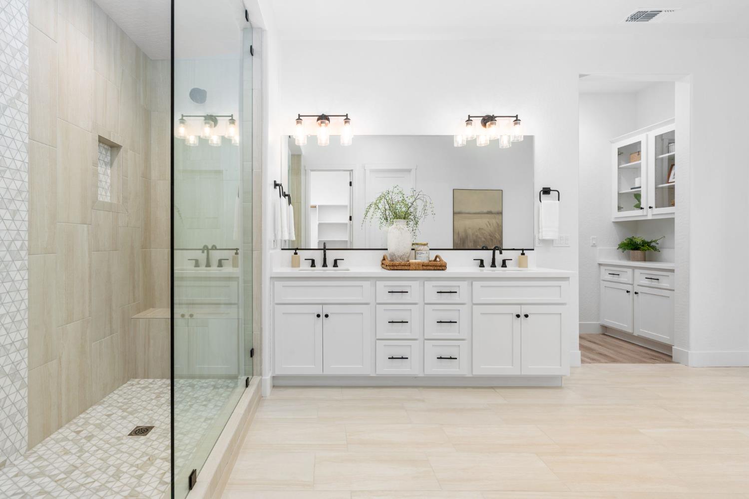 1785 N Renn Ave, Clovis, CA 93619