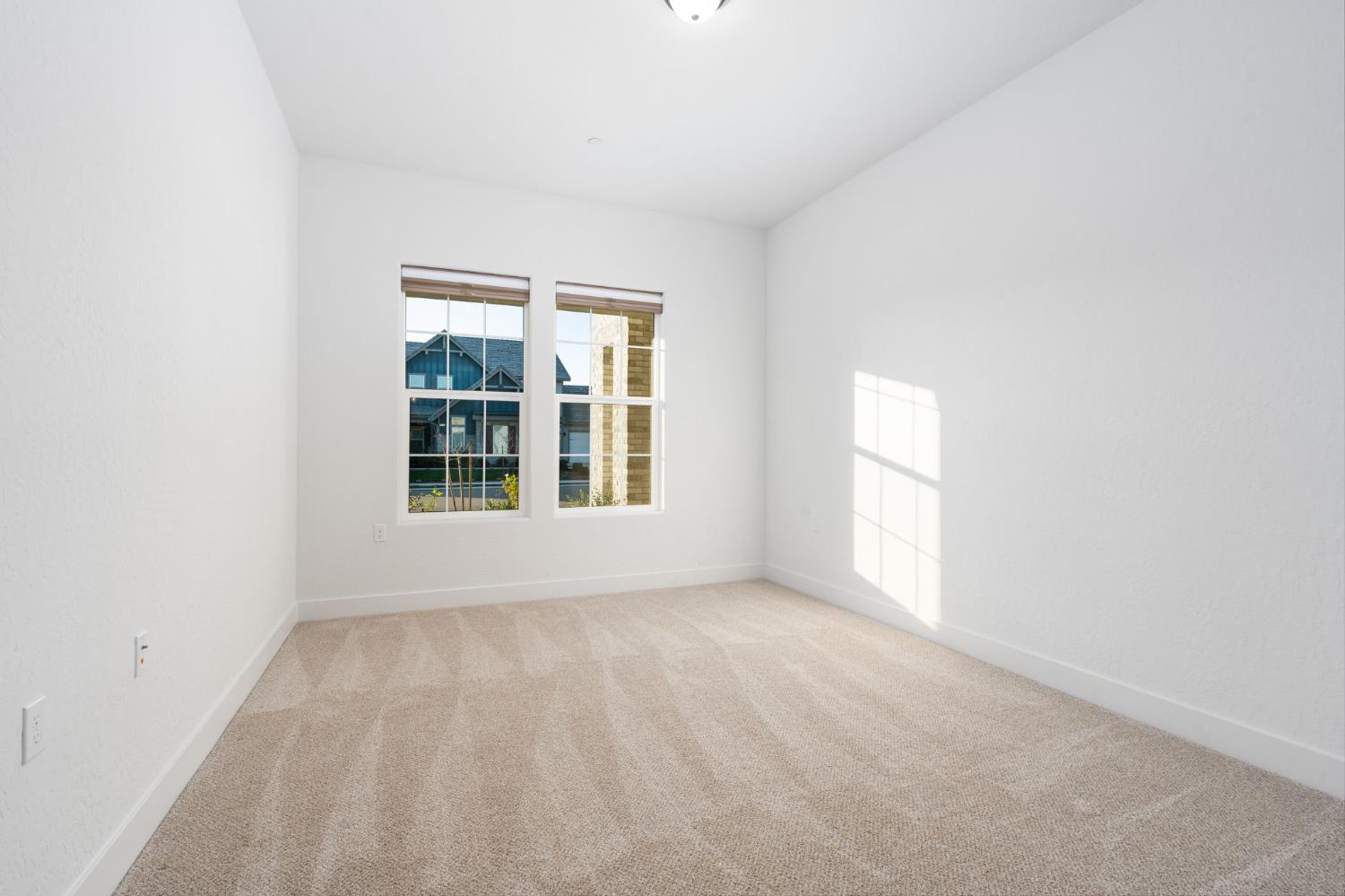 1785 N Renn Ave, Clovis, CA 93619