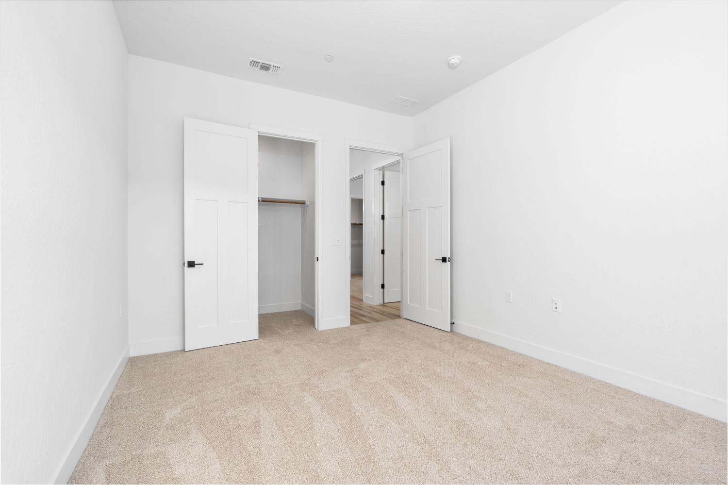 1785 N Renn Ave, Clovis, CA 93619