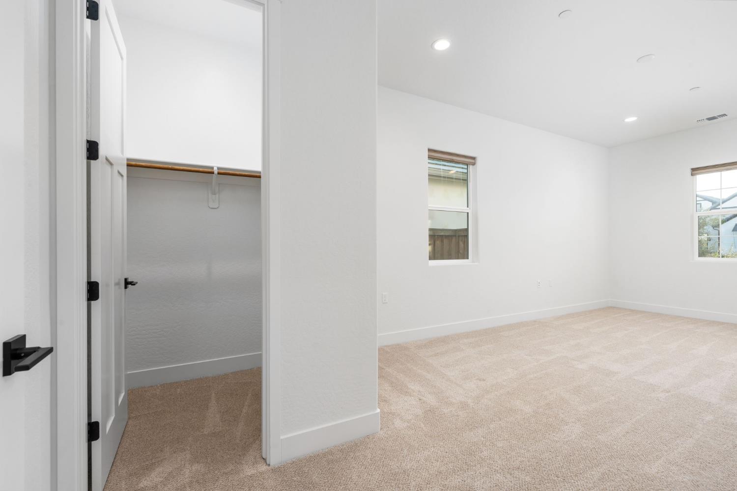 1785 N Renn Ave, Clovis, CA 93619