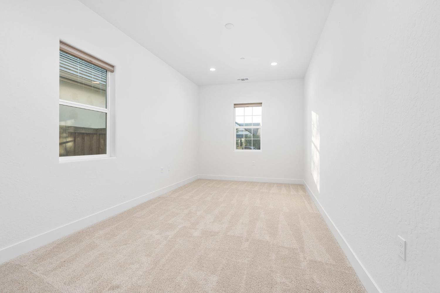 1785 N Renn Ave, Clovis, CA 93619