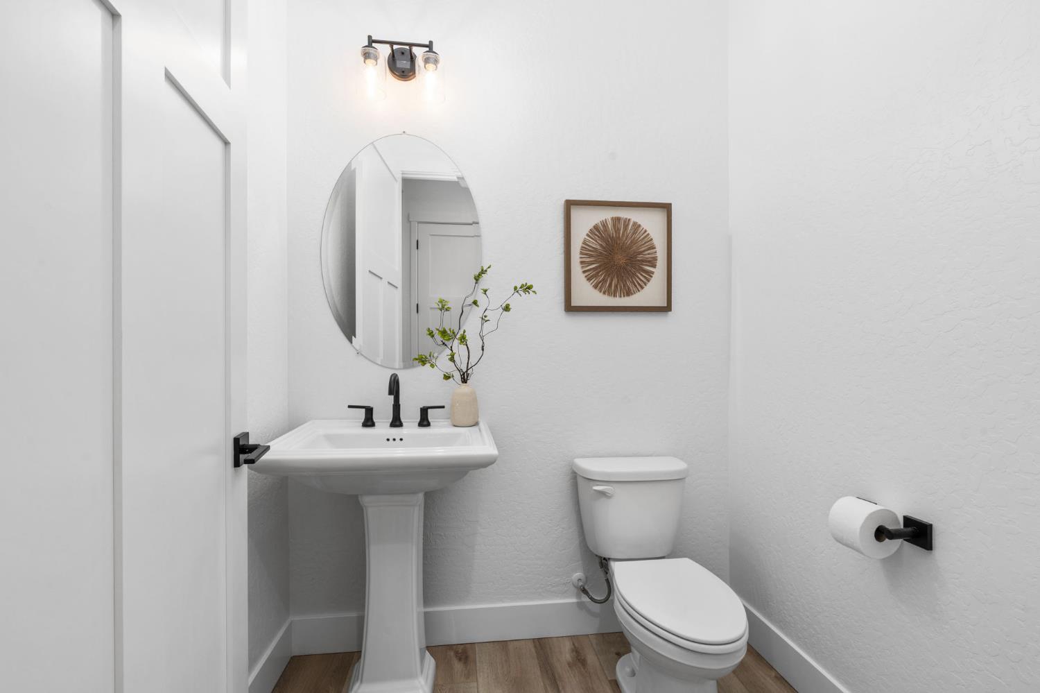 1785 N Renn Ave, Clovis, CA 93619