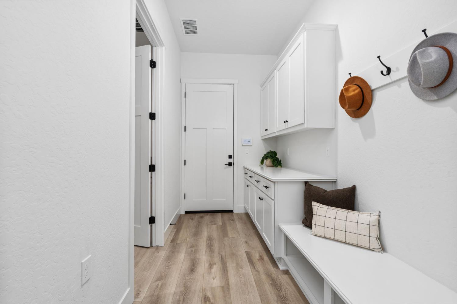 1785 N Renn Ave, Clovis, CA 93619