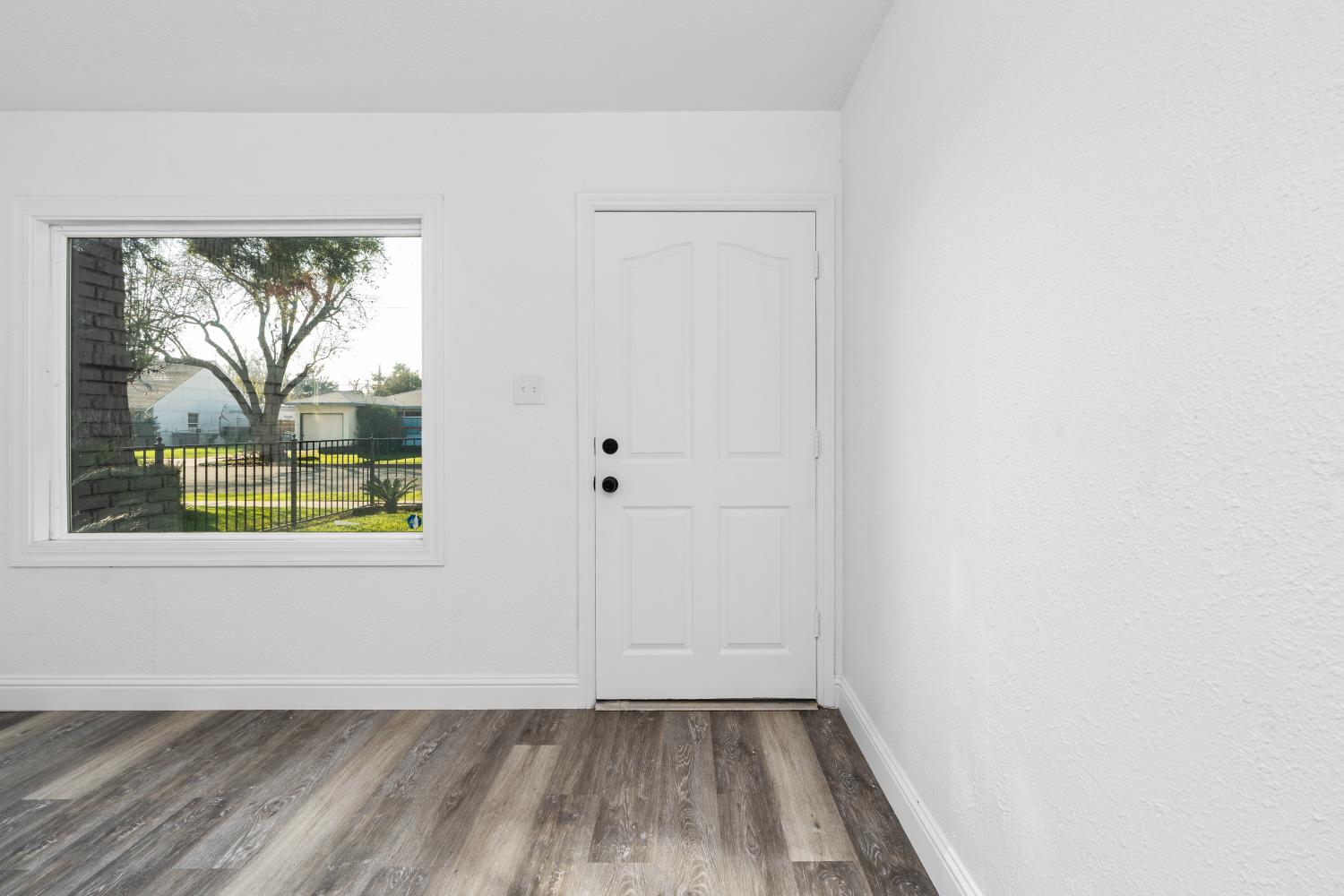 1570 N Teilman Ave, Fresno, CA 93728