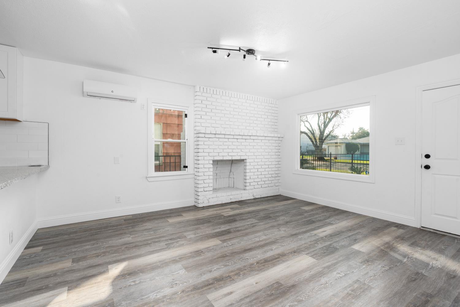 1570 N Teilman Ave, Fresno, CA 93728