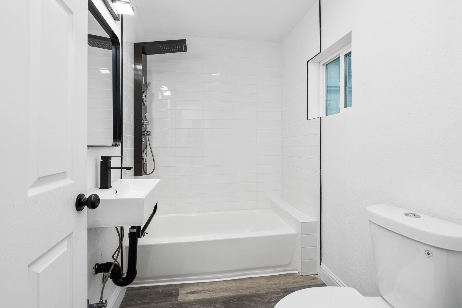 1570 N Teilman Ave, Fresno, CA 93728