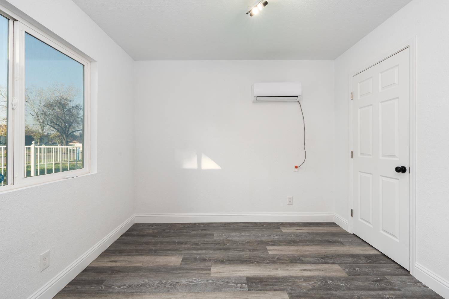 1570 N Teilman Ave, Fresno, CA 93728