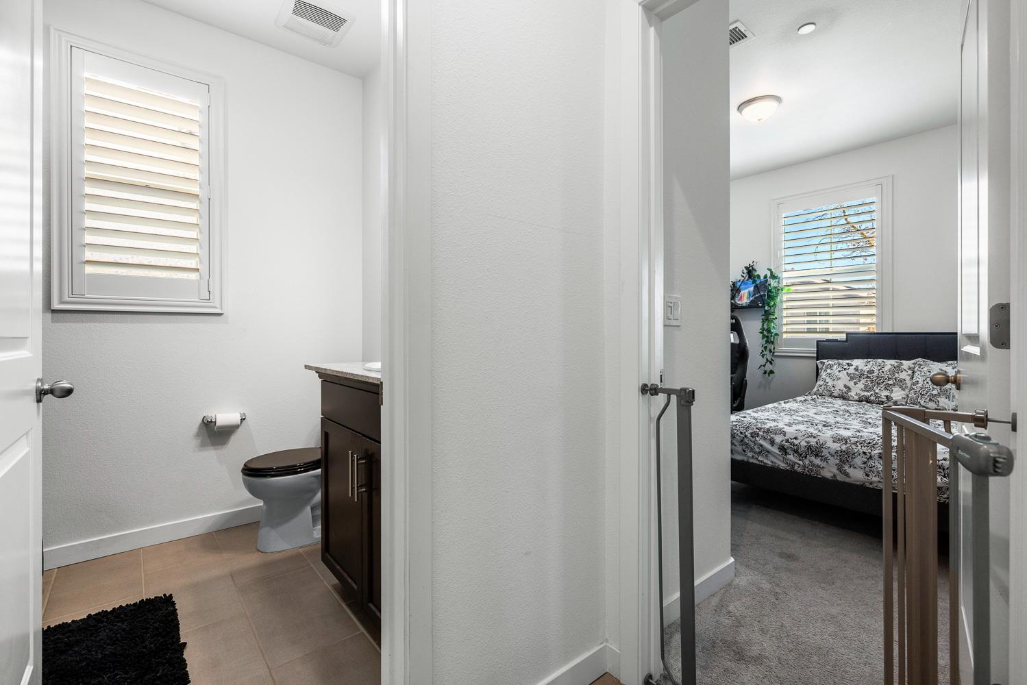 4286 Oak Knoll Rd, Madera, CA 93636