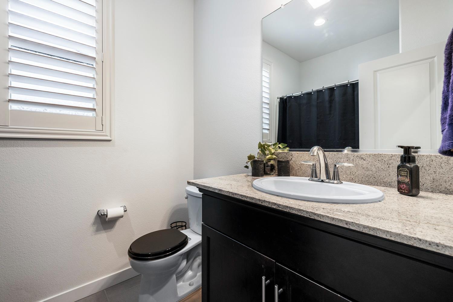 4286 Oak Knoll Rd, Madera, CA 93636