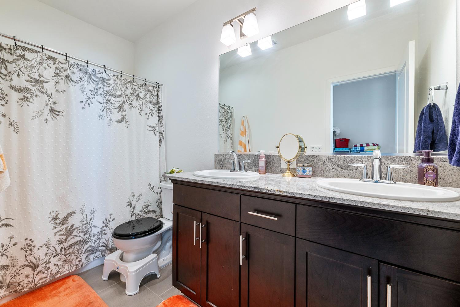 4286 Oak Knoll Rd, Madera, CA 93636