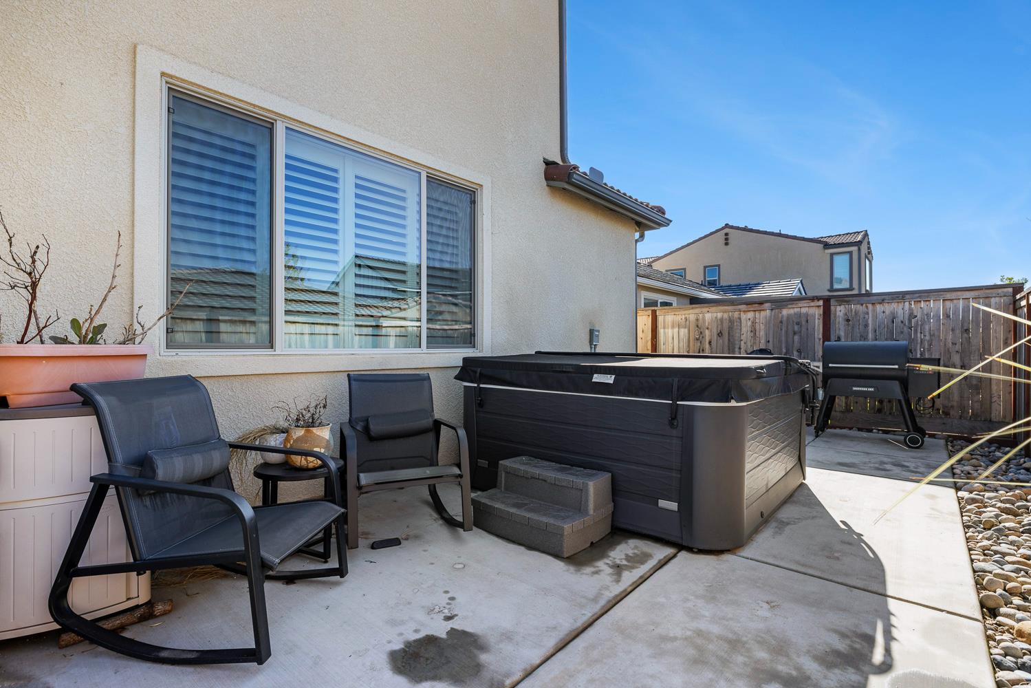 4286 Oak Knoll Rd, Madera, CA 93636