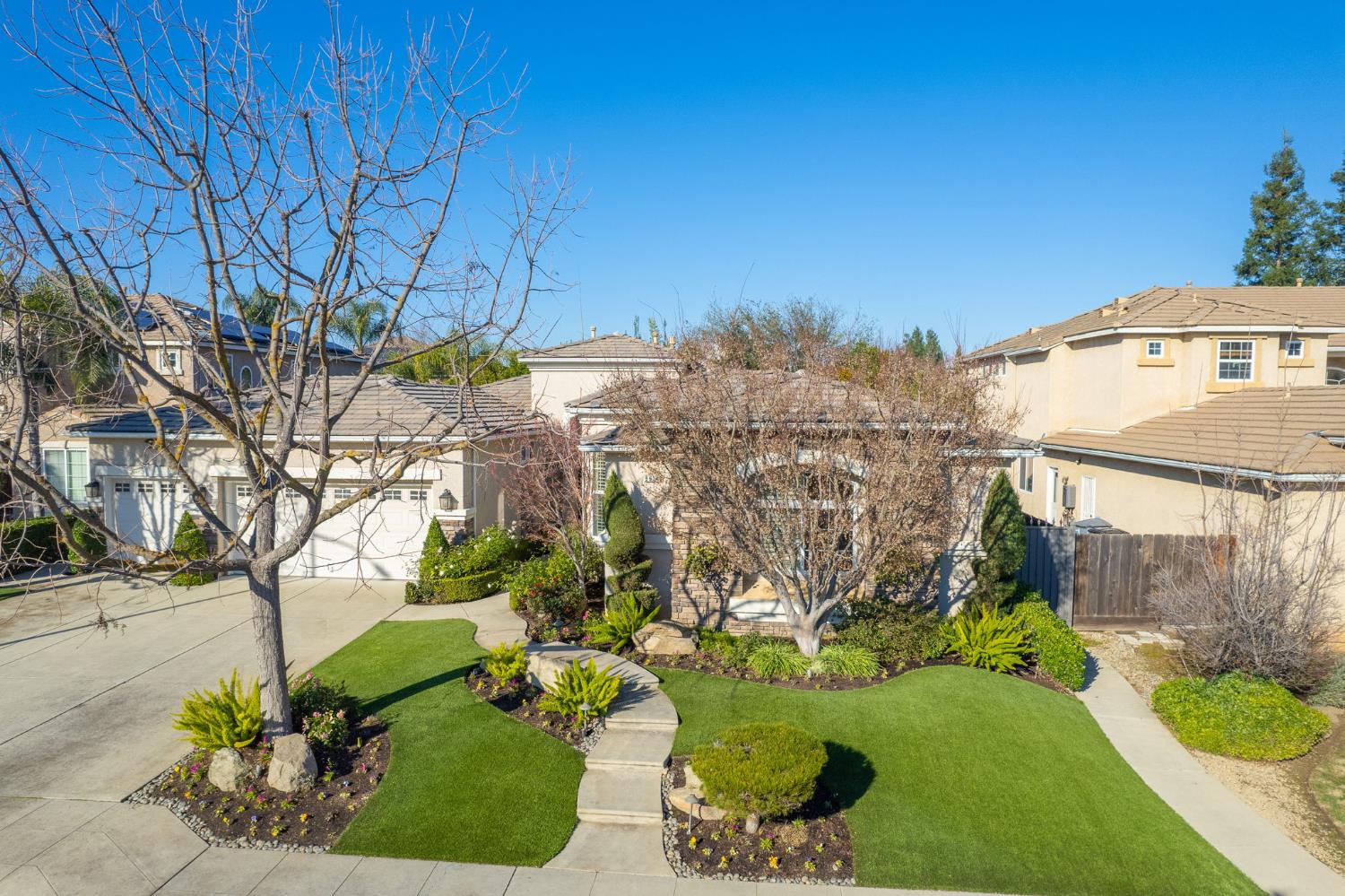 2824 E Omaha Ave, Fresno, CA 93720