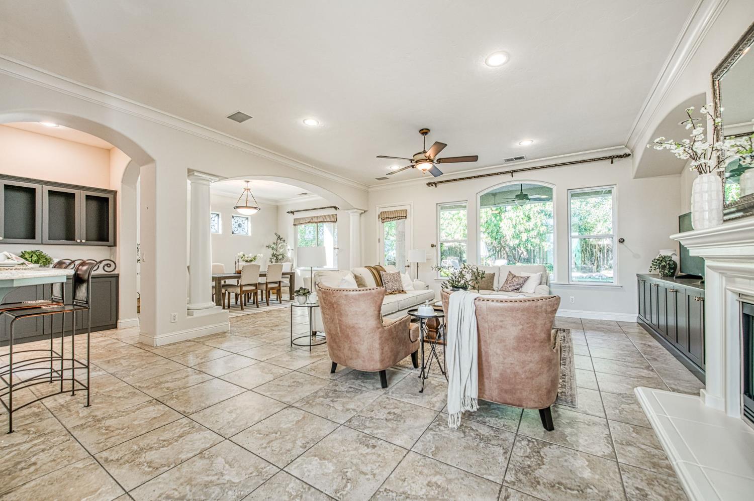 2824 E Omaha Ave, Fresno, CA 93720