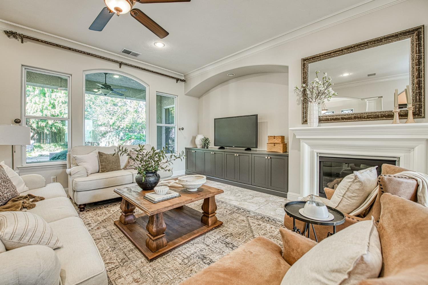 2824 E Omaha Ave, Fresno, CA 93720