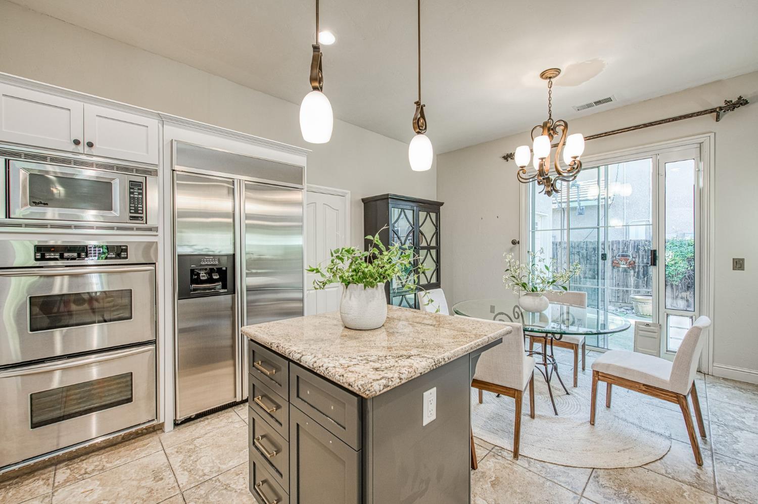 2824 E Omaha Ave, Fresno, CA 93720