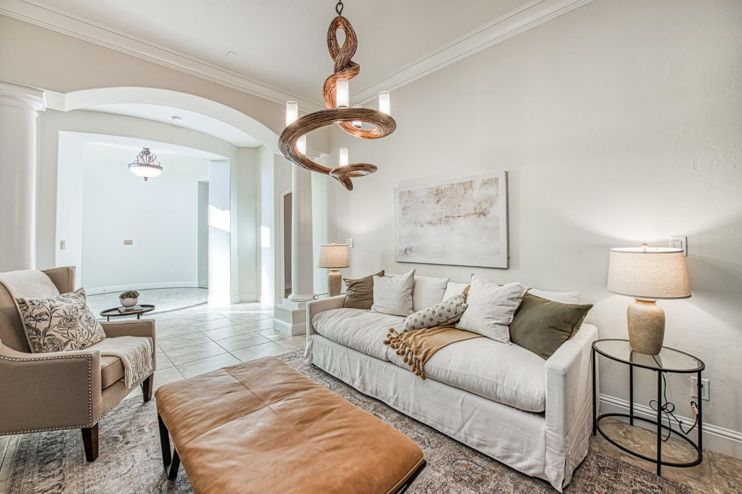 2824 E Omaha Ave, Fresno, CA 93720